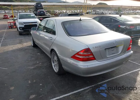 2000 Mercedes-Benz S 500 z USA, uszkodzony, nr VIN WDBNG75J4YA080712